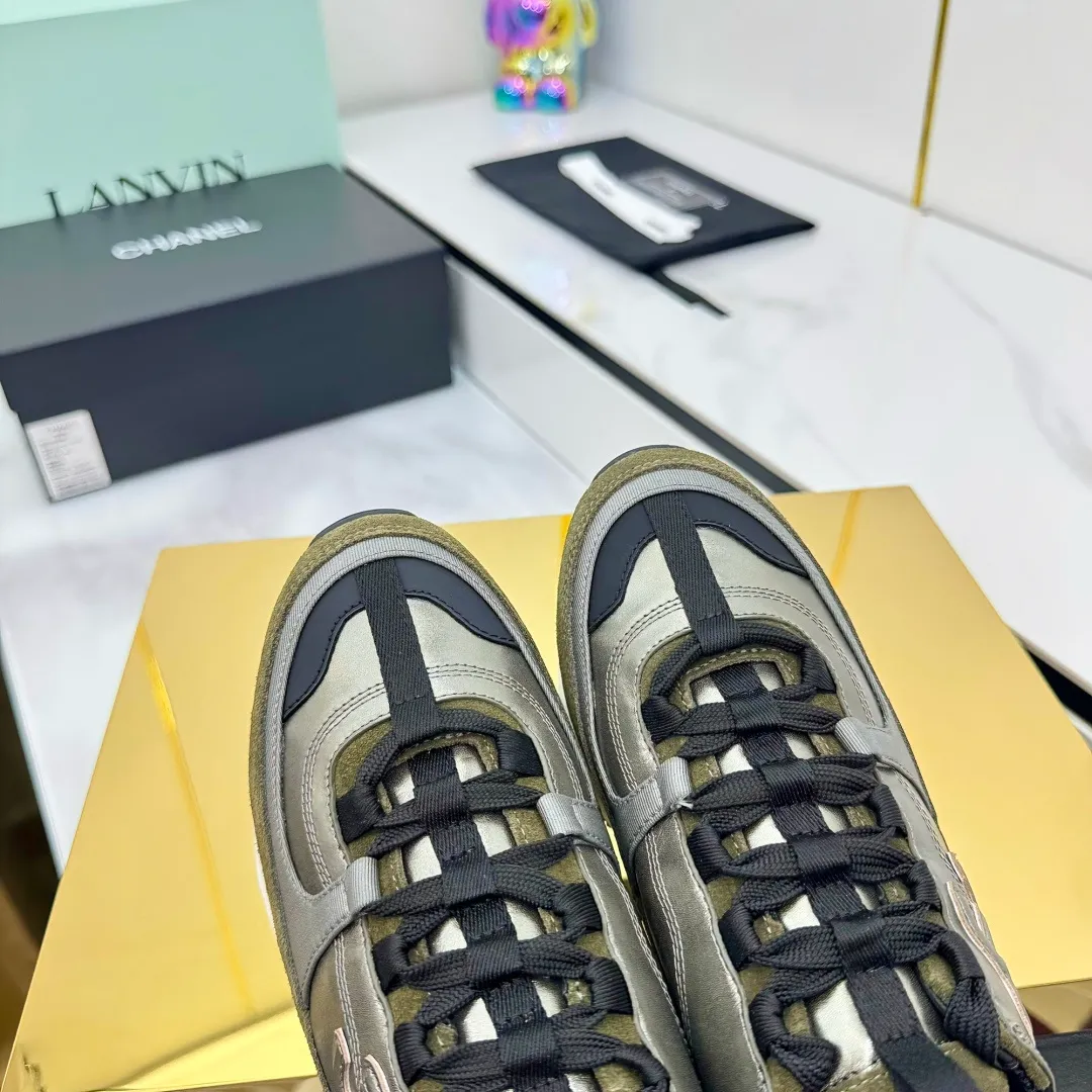 👟👟Ex-factory price 600👟👟High quality! ! ! CHANEL Chanel 25A latest thick-soled casual sports shoes. The counter is synchronized. The counter is very popular. It is a shoe that is very difficult to buy. The most popular thick-soled casual shoes on the Internet. As you can imagine, the most popular thick-soled casual shoes can not be missed. It has both good looks and comfort. Simple and versatile. The thick sole increases the height and is super versatile. Whoever wears it will look better. Upper: cowhide stitching. Lining: breathable mesh. Outsole: TPU original outsole. Size: 35-41 👉